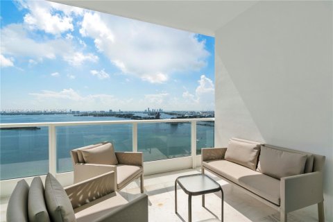 Condo in Miami, Florida, 2 bedrooms  № 1944631 - photo 19