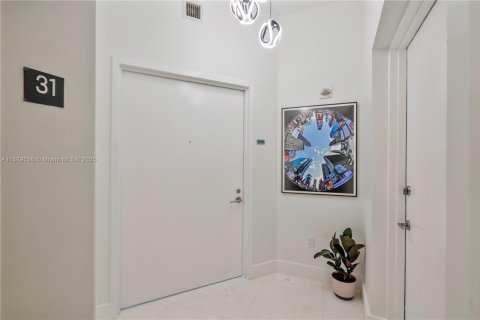 Condo in Miami, Florida, 2 bedrooms  № 1944631 - photo 22