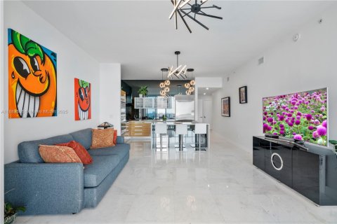 Condo in Miami, Florida, 2 bedrooms  № 1944631 - photo 23