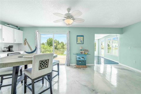 House in Hernando Beach, Florida 3 bedrooms, 150.78 sq.m. № 1857925 - photo 17