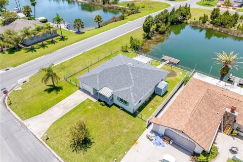 House in Hernando Beach, Florida 3 bedrooms, 150.78 sq.m. № 1857925 - photo 24