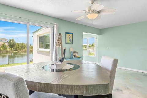 House in Hernando Beach, Florida 3 bedrooms, 150.78 sq.m. № 1857925 - photo 8