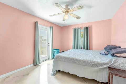 House in Hernando Beach, Florida 3 bedrooms, 150.78 sq.m. № 1857925 - photo 22