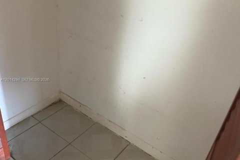 Купить виллу или дом в Майами, Флорида 1 спальня, 61.97м2, № 2076399 - фото 6