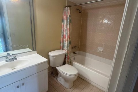 Купить виллу или дом в Майами, Флорида 1 спальня, 61.97м2, № 2076399 - фото 3