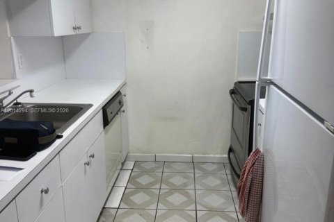 Купить виллу или дом в Майами, Флорида 1 спальня, 61.97м2, № 2076399 - фото 4