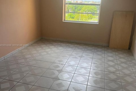 Купить виллу или дом в Майами, Флорида 1 спальня, 61.97м2, № 2076399 - фото 10