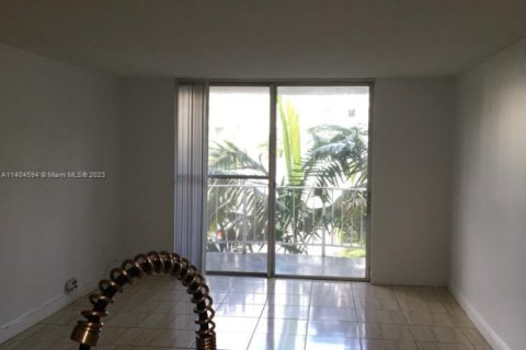 Купить кондоминиум в Майами, Флорида 2 спальни, 109.16м2, № 1977538 - фото 8