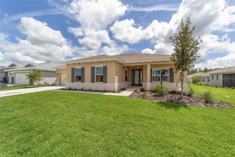 House in Ocala, Florida 2 bedrooms, 231.61 sq.m. № 1911293 - photo 2