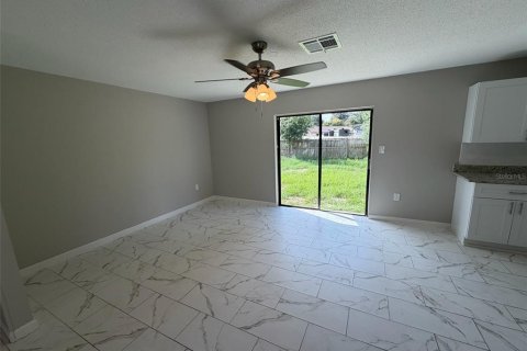Villa ou maison à vendre à Orlando, Floride: 3 chambres, 94.67 m2 № 2408583 - photo 13