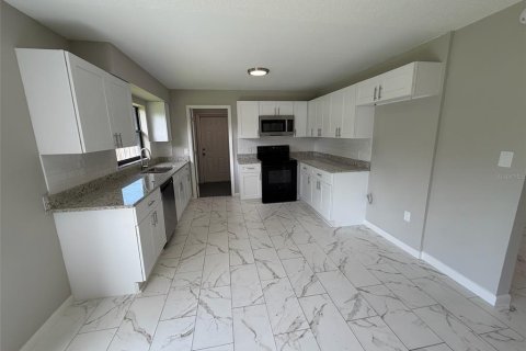 Villa ou maison à vendre à Orlando, Floride: 3 chambres, 94.67 m2 № 2408583 - photo 9