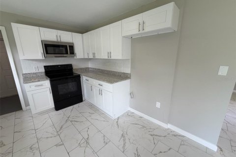 Villa ou maison à vendre à Orlando, Floride: 3 chambres, 94.67 m2 № 2408583 - photo 11