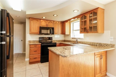 House in Holiday, Florida 3 bedrooms, 127.28 sq.m. № 1913950 - photo 5