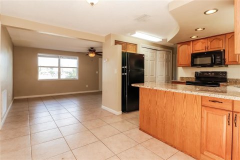 House in Holiday, Florida 3 bedrooms, 127.28 sq.m. № 1913950 - photo 4