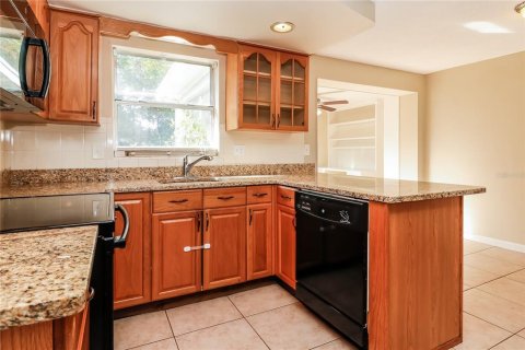 House in Holiday, Florida 3 bedrooms, 127.28 sq.m. № 1913950 - photo 7