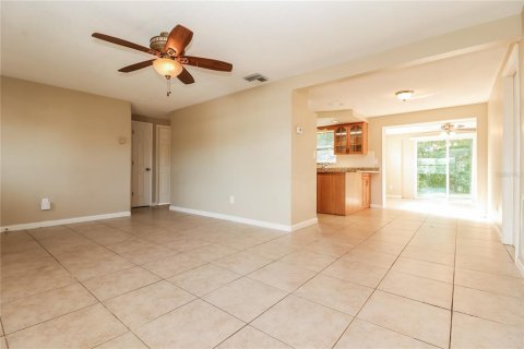 House in Holiday, Florida 3 bedrooms, 127.28 sq.m. № 1913950 - photo 3