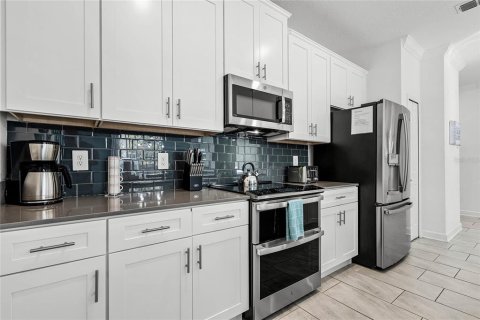 Townhouse in Kissimmee, Florida 4 bedrooms, 201.41 sq.m. № 1548290 - photo 15