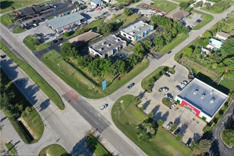 Commercial property in Lake Placid, Florida 580.45 sq.m. № 2371024 - photo 12