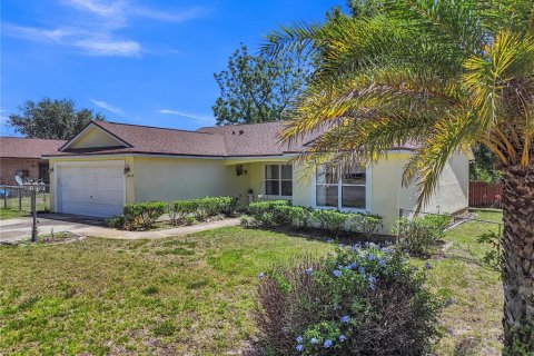 Casa en Fruitland Park, Florida 3 dormitorios, 129.32 m2 № 2139402