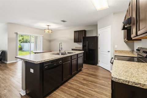 House in Davenport, Florida 3 bedrooms, 171.96 sq.m. № 2196141 - photo 7