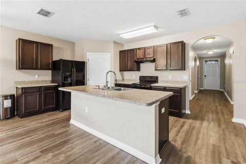 House in Davenport, Florida 3 bedrooms, 171.96 sq.m. № 2196141 - photo 8