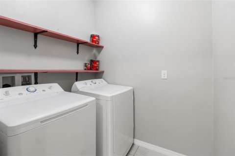 House in Davenport, Florida 3 bedrooms, 171.96 sq.m. № 2196141 - photo 18
