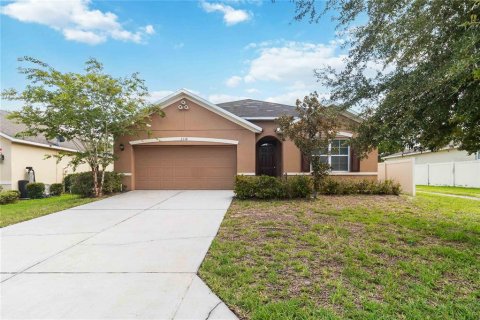 House in Davenport, Florida 3 bedrooms, 171.96 sq.m. № 2196141
