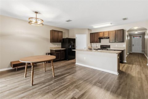 House in Davenport, Florida 3 bedrooms, 171.96 sq.m. № 2196141 - photo 9