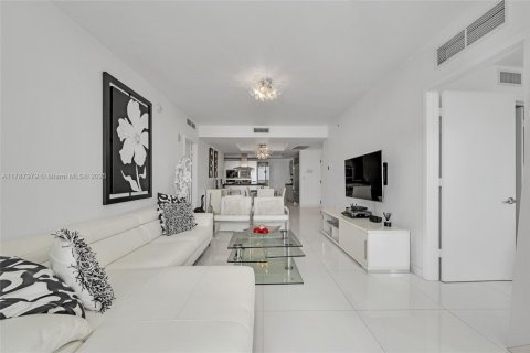 Condominio en alquiler en Sunny Isles Beach, Florida, 2 dormitorios, 139.26 m2 № 1958884 - foto 25