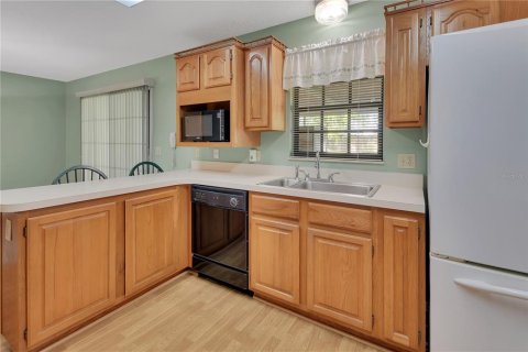 House in DeLand, Florida 3 bedrooms, 142.98 sq.m. № 2395891 - photo 12
