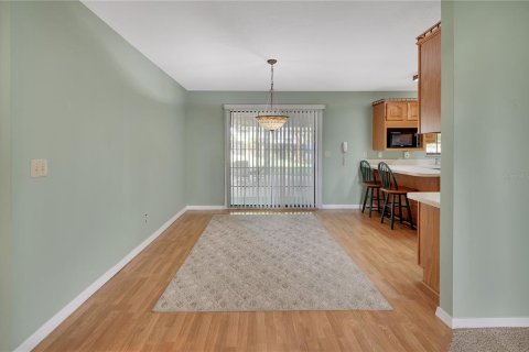 House in DeLand, Florida 3 bedrooms, 142.98 sq.m. № 2395891 - photo 7