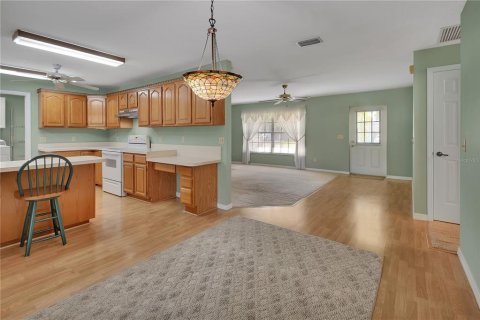 House in DeLand, Florida 3 bedrooms, 142.98 sq.m. № 2395891 - photo 8
