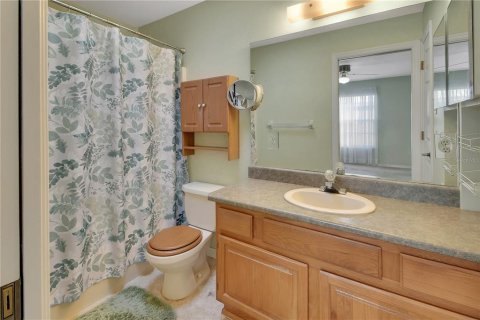 House in DeLand, Florida 3 bedrooms, 142.98 sq.m. № 2395891 - photo 17