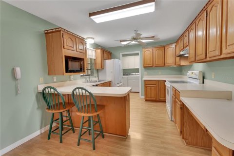 House in DeLand, Florida 3 bedrooms, 142.98 sq.m. № 2395891 - photo 10