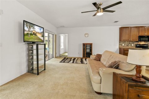 House in Apopka, Florida 3 bedrooms, 183.3 sq.m. № 1509717 - photo 15