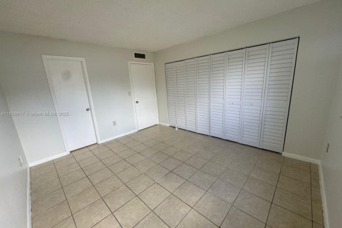 Copropriété à louer à Hialeah, Floride: 1 chambre, 63.08 m2 № 1806473 - photo 10
