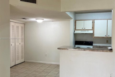 Copropriété à louer à Hialeah, Floride: 1 chambre, 63.08 m2 № 1806473 - photo 6