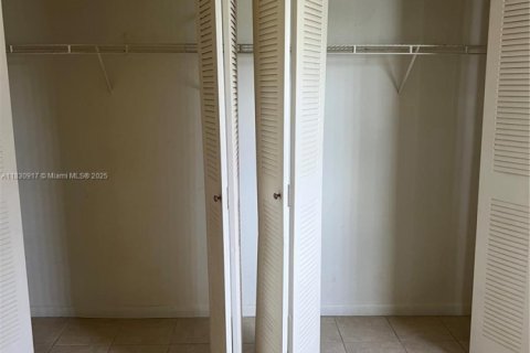 Copropriété à louer à Hialeah, Floride: 1 chambre, 63.08 m2 № 1806473 - photo 8