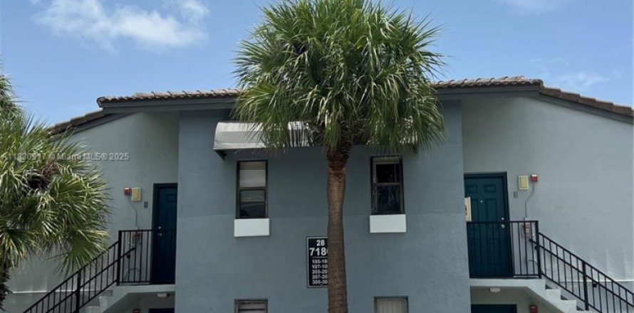 Condo à Hialeah, Floride, 1 chambre  № 1806473
