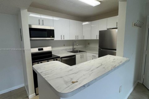 Copropriété à louer à Hialeah, Floride: 1 chambre, 63.08 m2 № 1806473 - photo 12