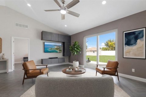 House in Palmetto, Florida 3 bedrooms, 146.41 sq.m. № 2116221 - photo 2