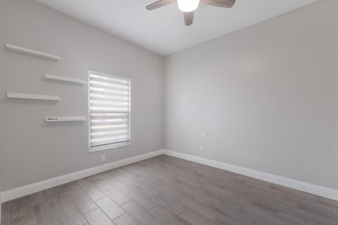 House in Palmetto, Florida 3 bedrooms, 146.41 sq.m. № 2116221 - photo 13