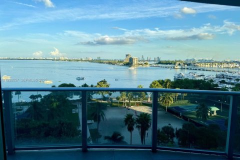 Condo in Miami, Florida, 2 bedrooms № 1994164 - photo 1