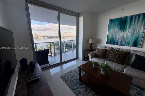 Condo in Miami, Florida, 2 bedrooms № 1994164 - photo 4