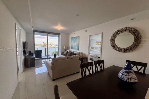 Condo in Miami, Florida, 2 bedrooms № 1994164 - photo 2