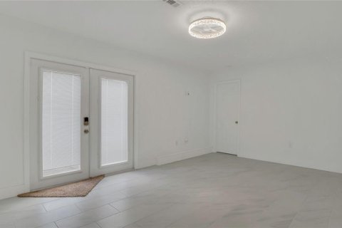 Propiedad comercial en alquiler en Oviedo, Florida, 365.66 m2 № 1675712 - foto 8