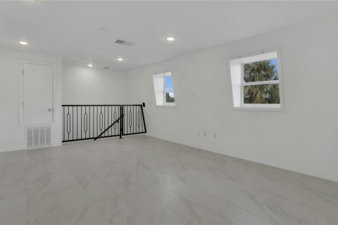Propiedad comercial en alquiler en Oviedo, Florida, 365.66 m2 № 1675712 - foto 19