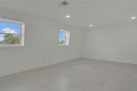 Propiedad comercial en alquiler en Oviedo, Florida, 365.66 m2 № 1675712 - foto 18
