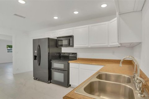 Propiedad comercial en alquiler en Oviedo, Florida, 365.66 m2 № 1675712 - foto 14