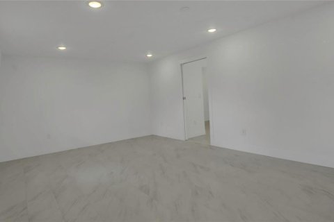 Propiedad comercial en alquiler en Oviedo, Florida, 365.66 m2 № 1675712 - foto 17